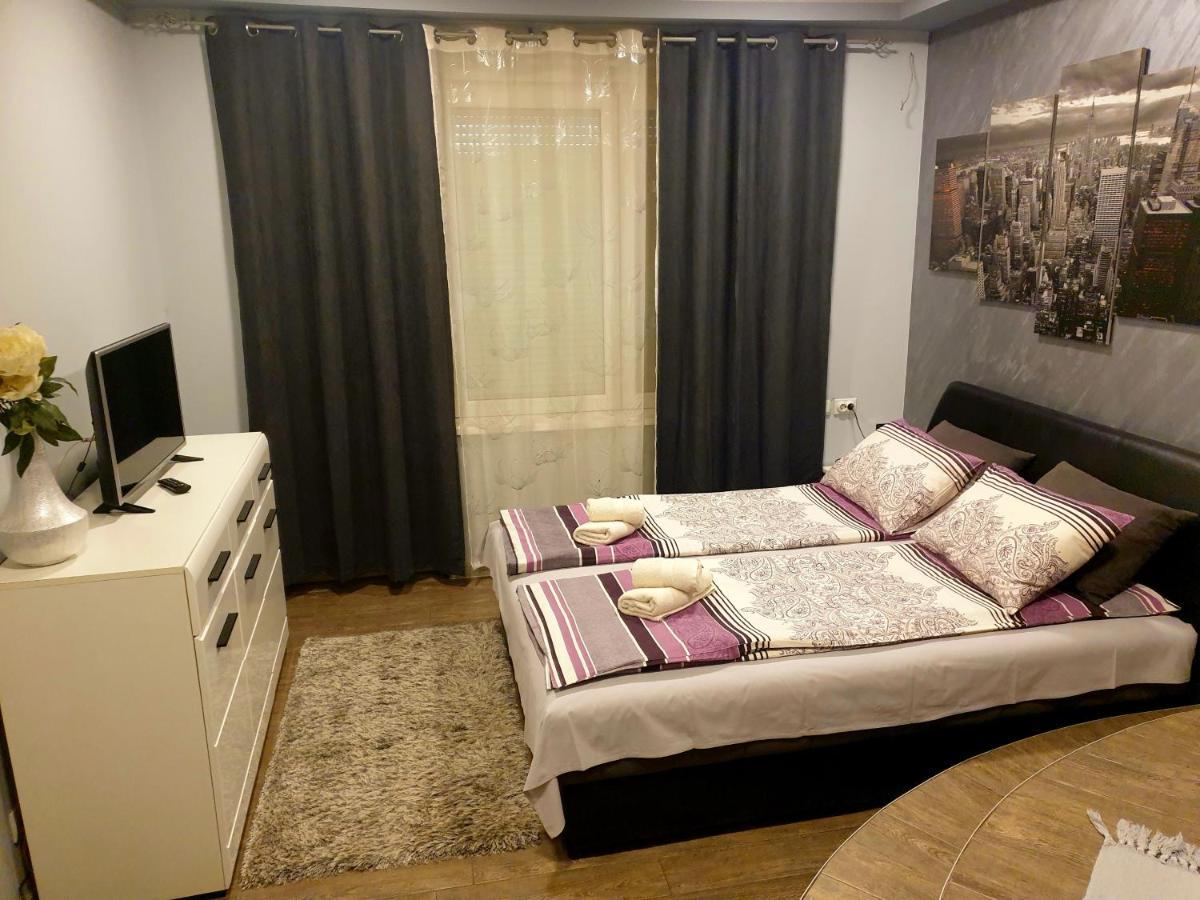 Ceca Apartman Ni Buitenkant foto