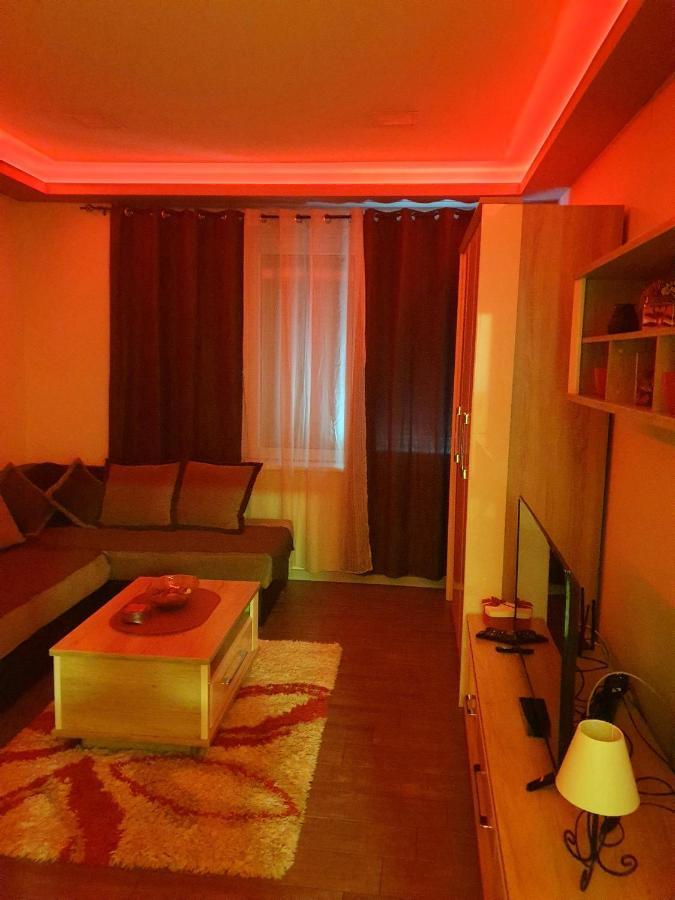 Ceca Apartman Ni Buitenkant foto