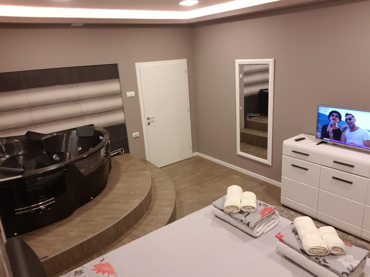 Ceca Apartman Ni Buitenkant foto