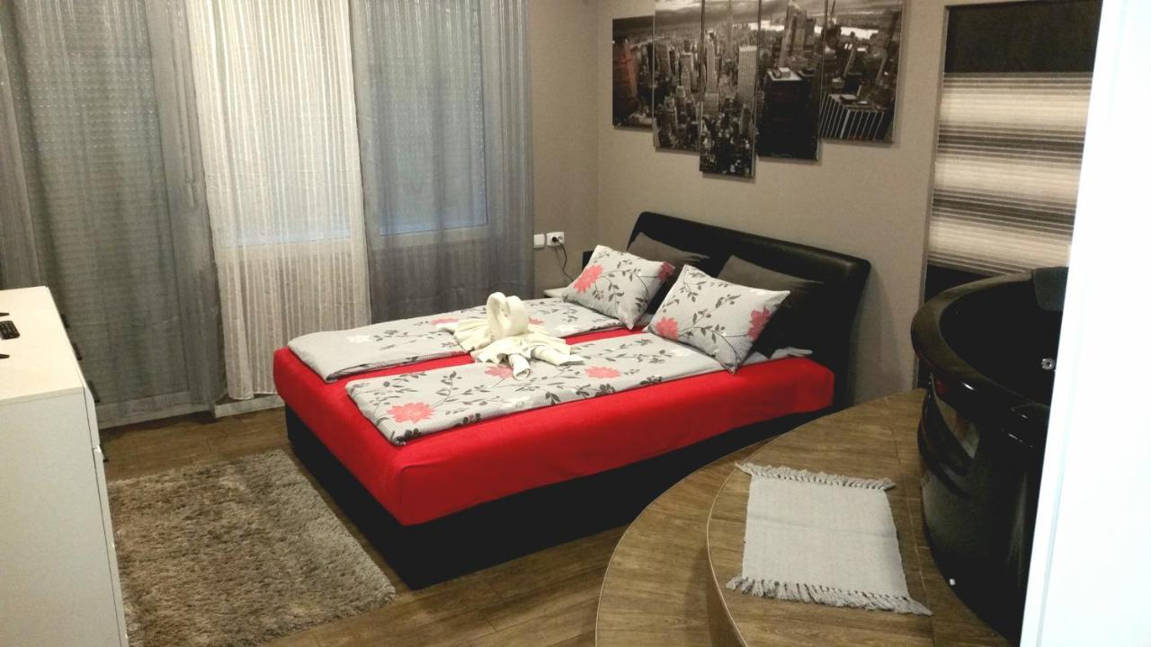 Ceca Apartman Ni Buitenkant foto