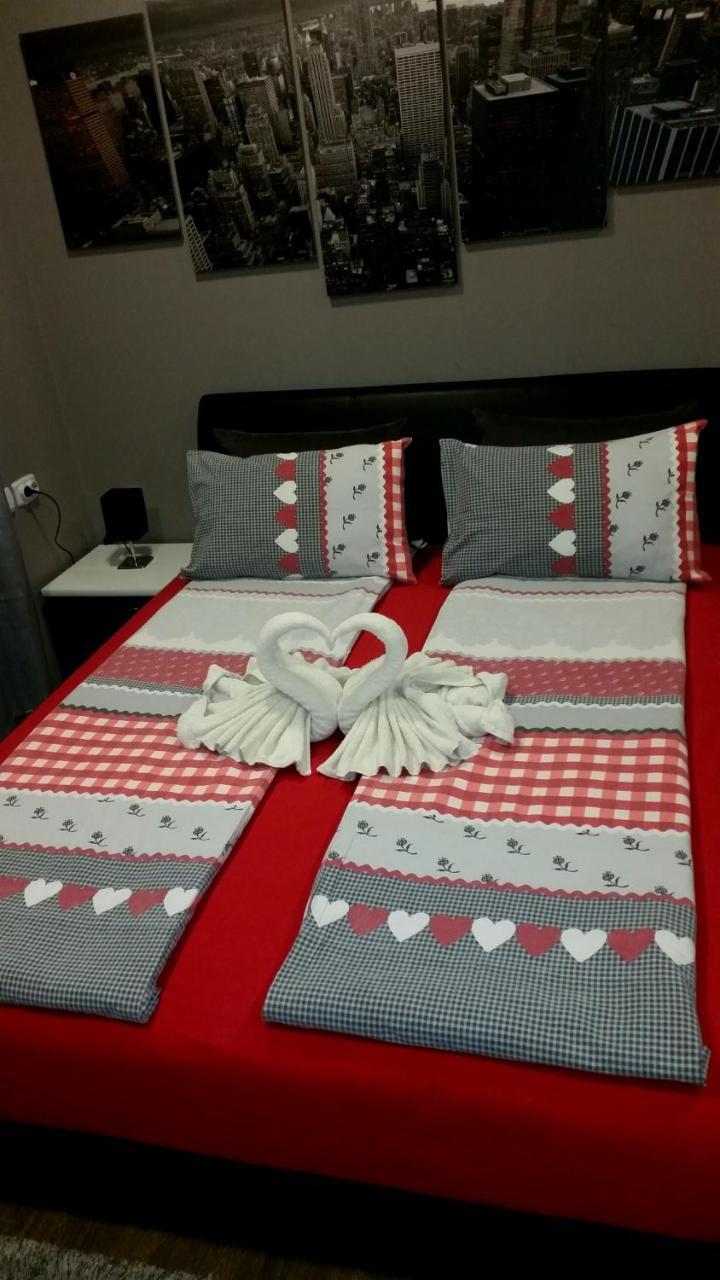 Ceca Apartman Ni Buitenkant foto