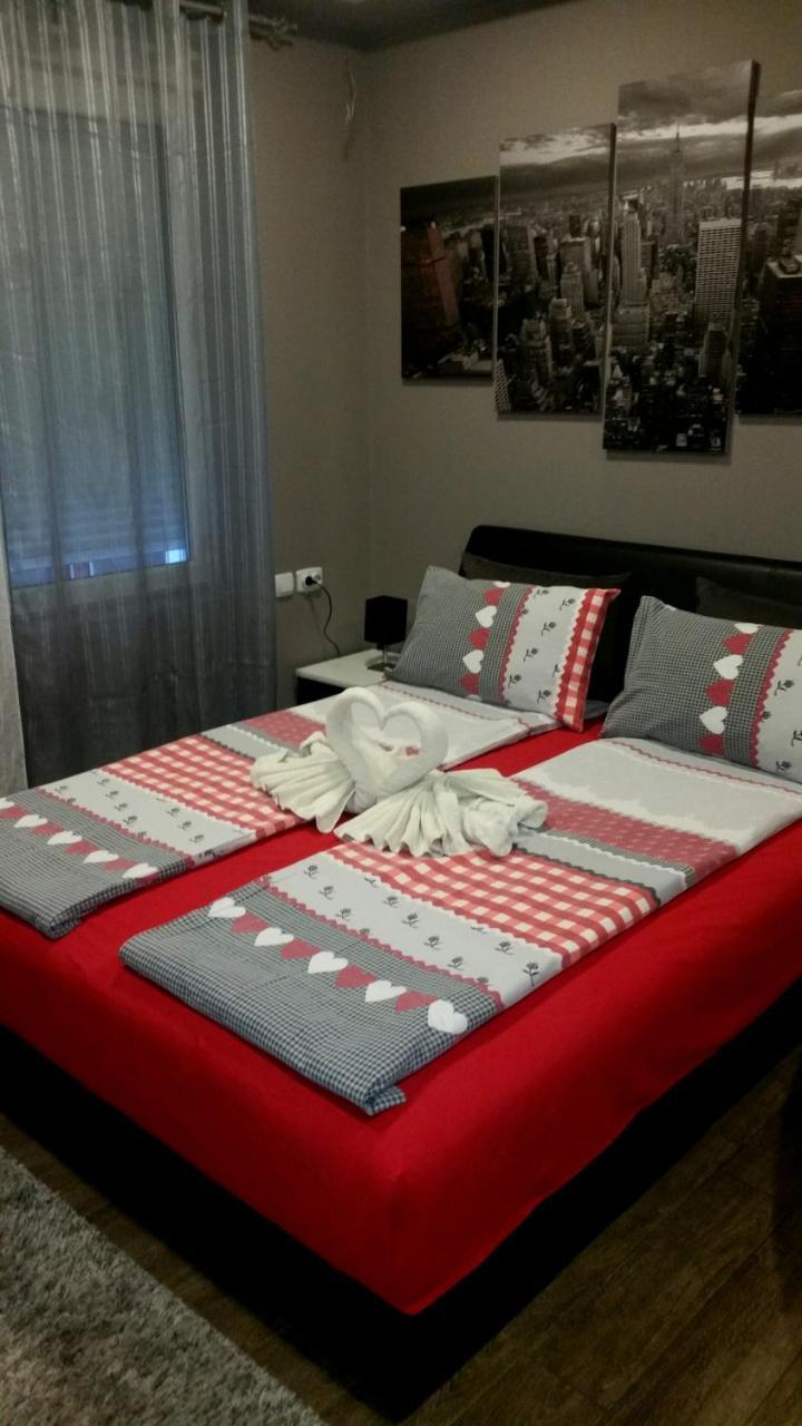 Ceca Apartman Ni Buitenkant foto