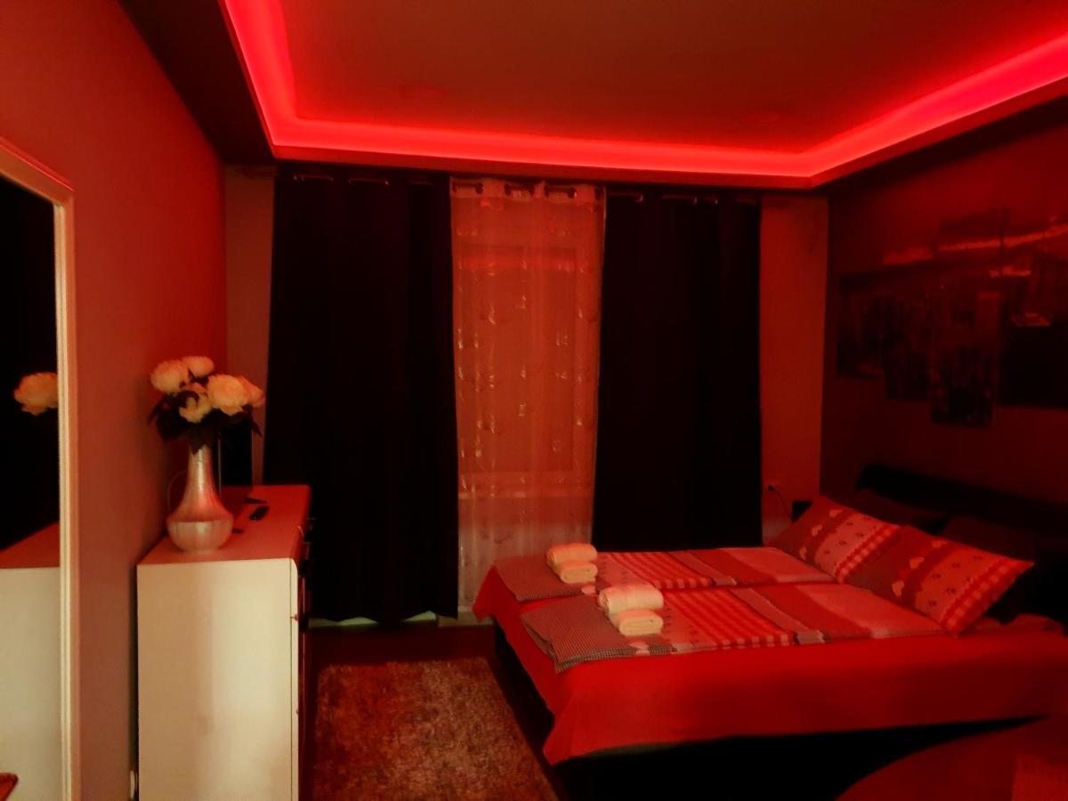 Ceca Apartman Ni Buitenkant foto