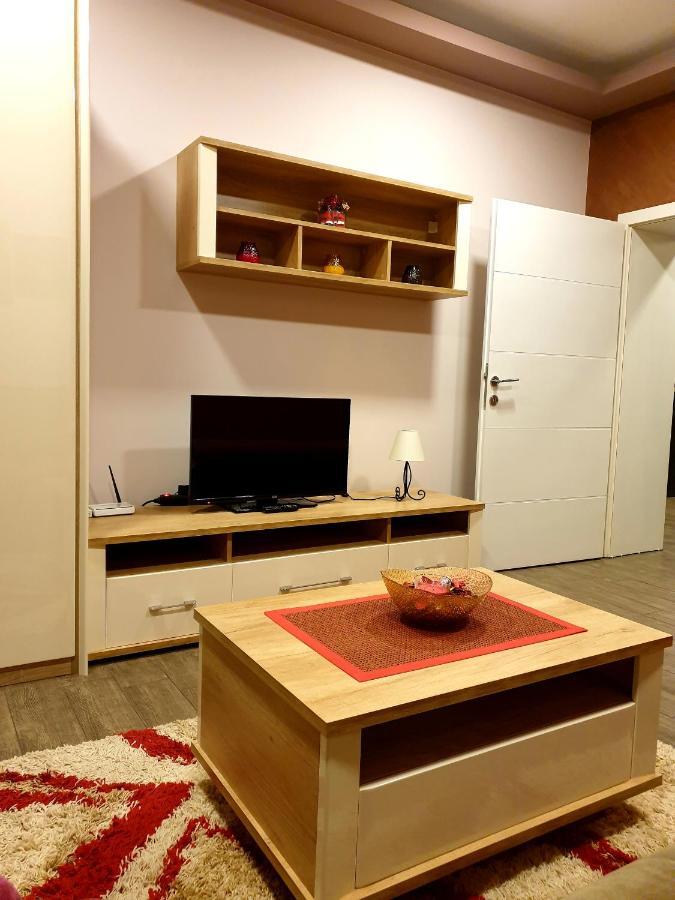 Ceca Apartman Ni Buitenkant foto